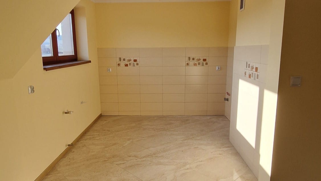 Dom 4 pokojowe na Sprzedaż