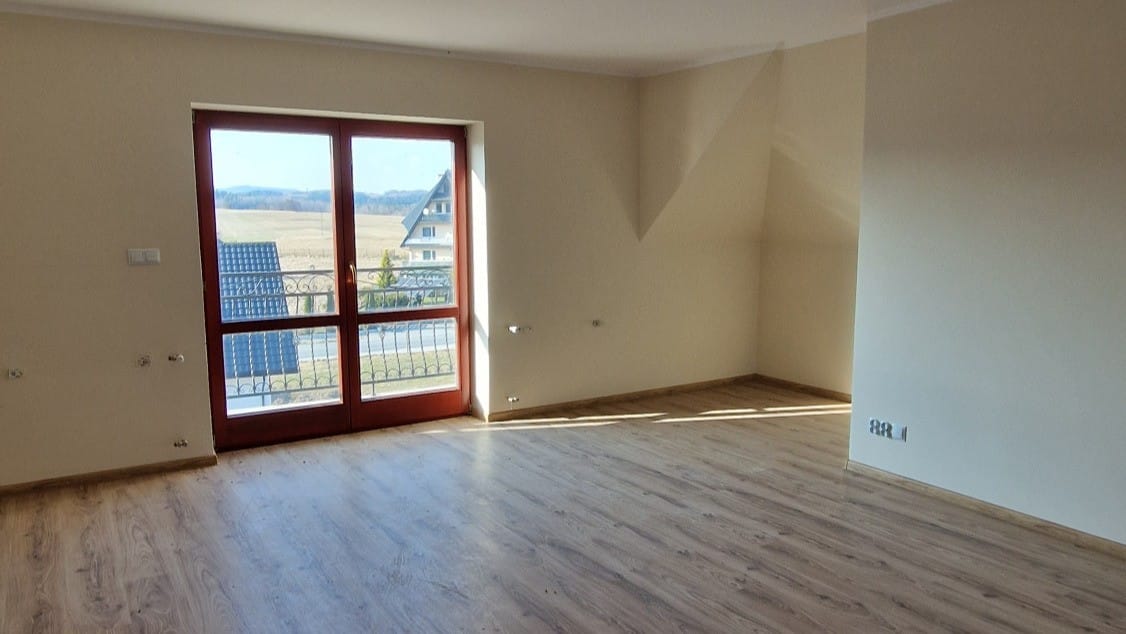 Dom 4 pokojowe na Sprzedaż