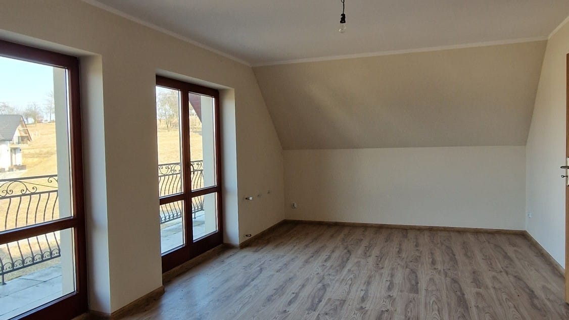 Dom 4 pokojowe na Sprzedaż