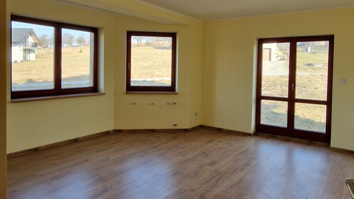 Dom 4 pokojowe na Sprzedaż