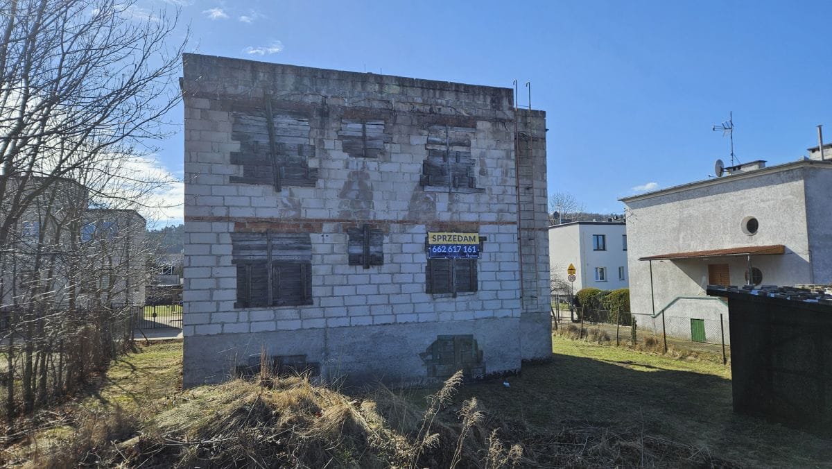 Dom 6 pokojowe na Sprzedaż