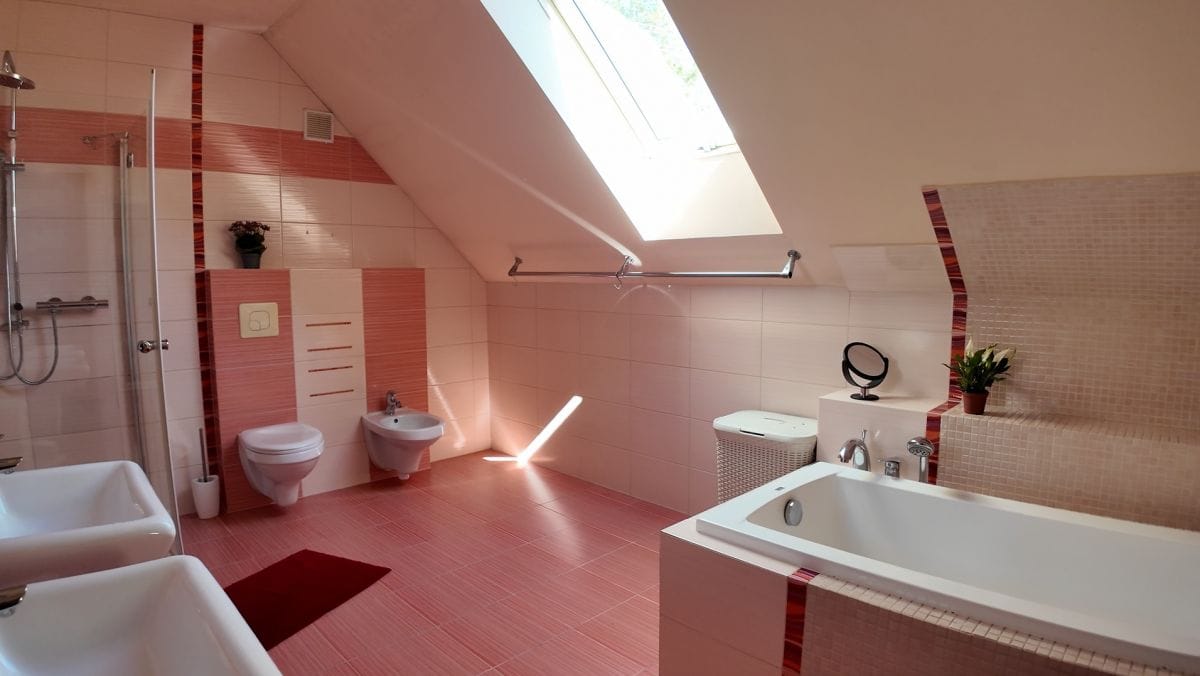 Dom 5 pokojowe na Sprzedaż