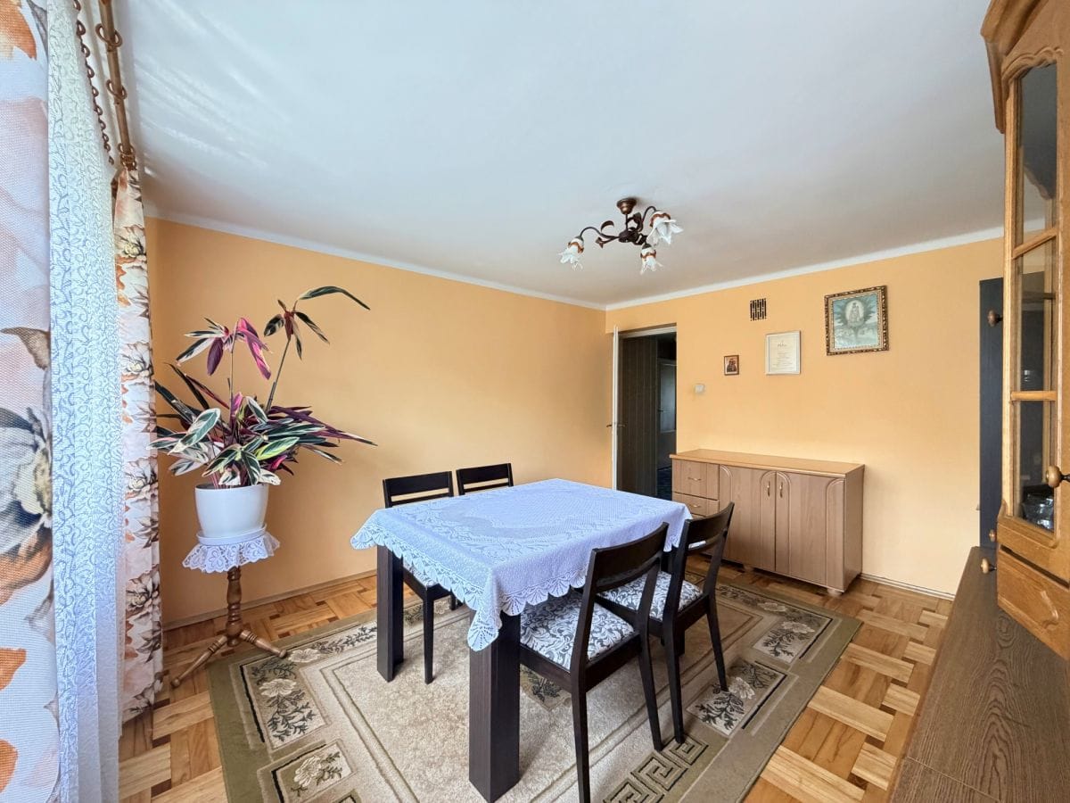 Dom 5 pokojowe na Sprzedaż