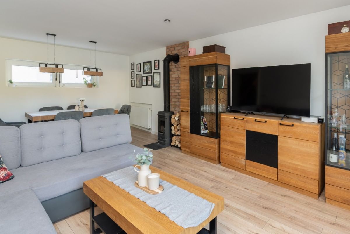 Dom 6 pokojowe na Sprzedaż