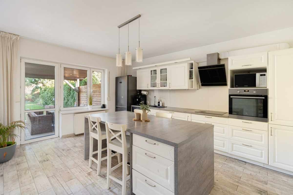 Dom 6 pokojowe na Sprzedaż