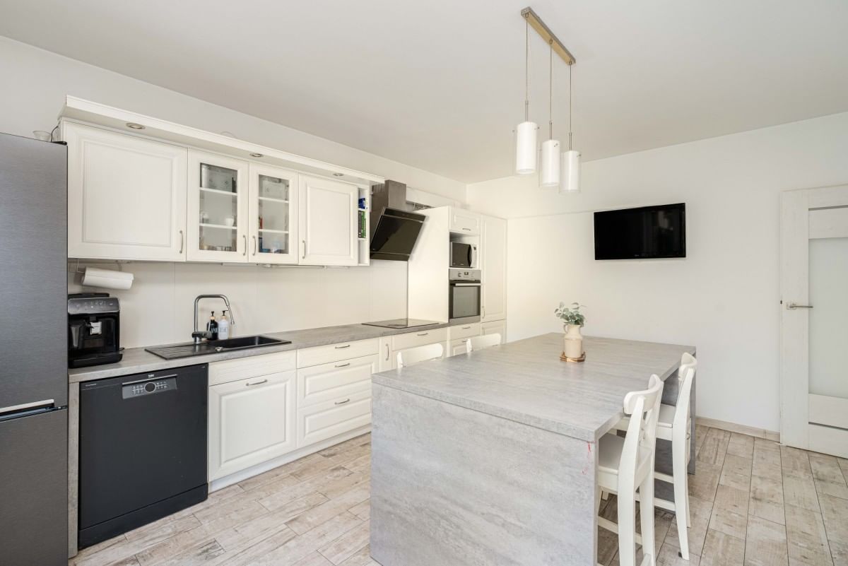 Dom 6 pokojowe na Sprzedaż