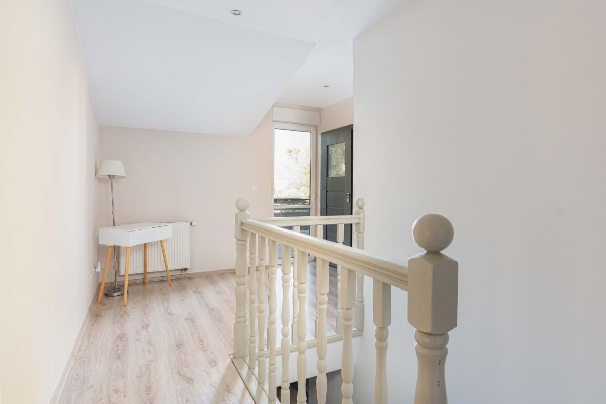 Dom 6 pokojowe na Sprzedaż