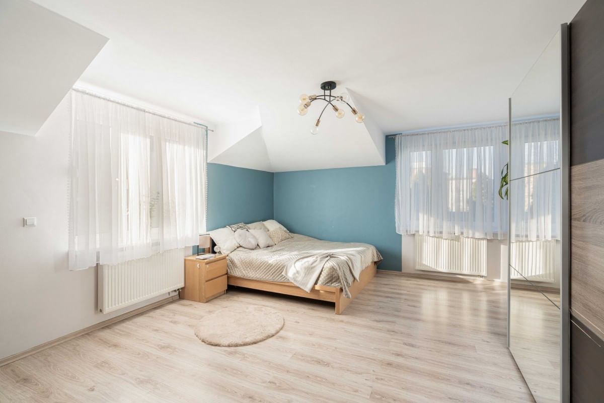 Dom 6 pokojowe na Sprzedaż