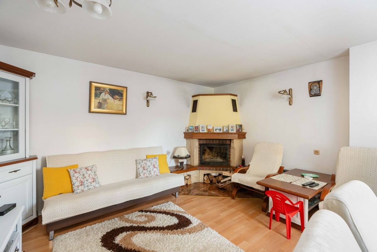 Dom 6 pokojowe na Sprzedaż