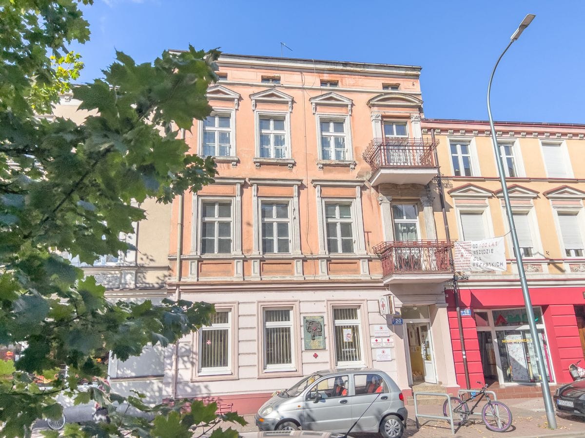 Dom 43 pokojowe na Sprzedaż