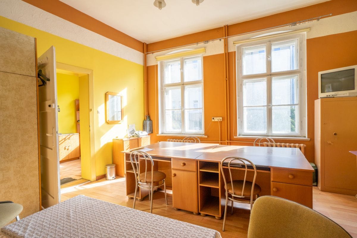 Dom 43 pokojowe na Sprzedaż