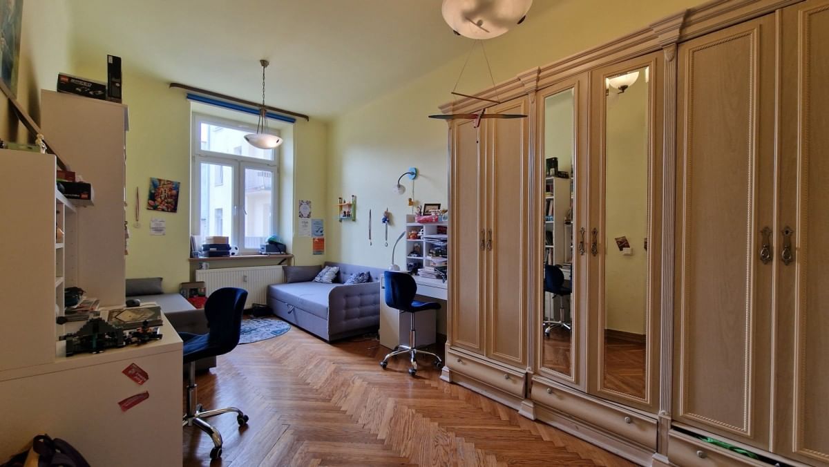 Mieszkanie 6 pokojowe na Sprzedaż