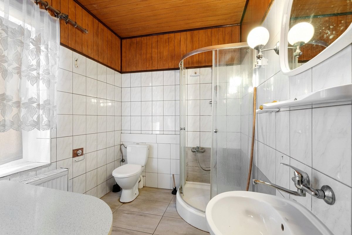 Dom 9 pokojowe na Sprzedaż