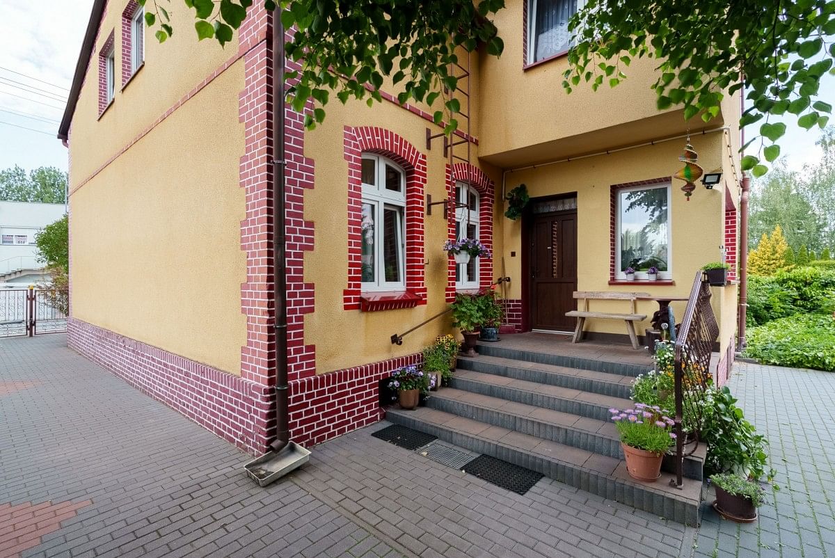 Dom 9 pokojowe na Sprzedaż