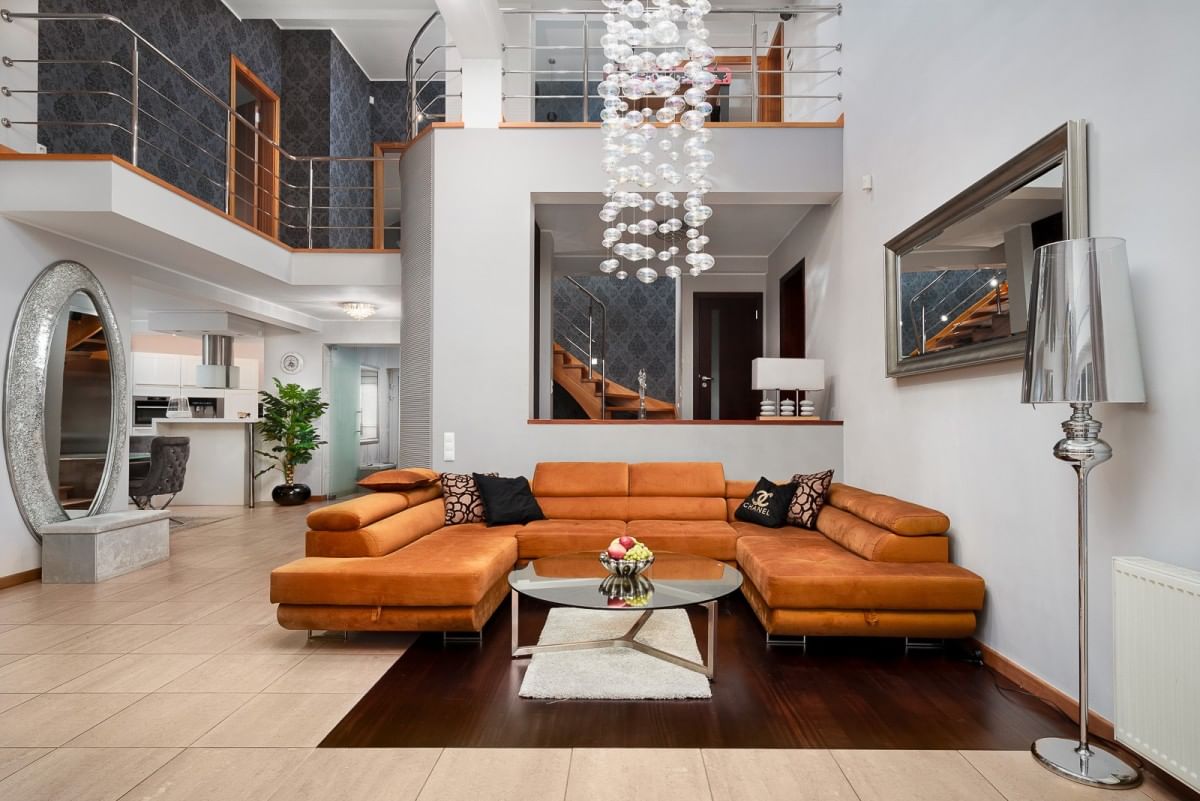 Dom 7 pokojowe na Sprzedaż