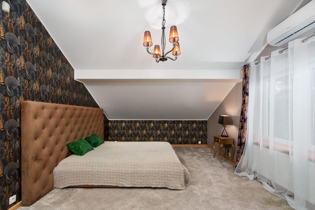 Dom 7 pokojowe na Sprzedaż