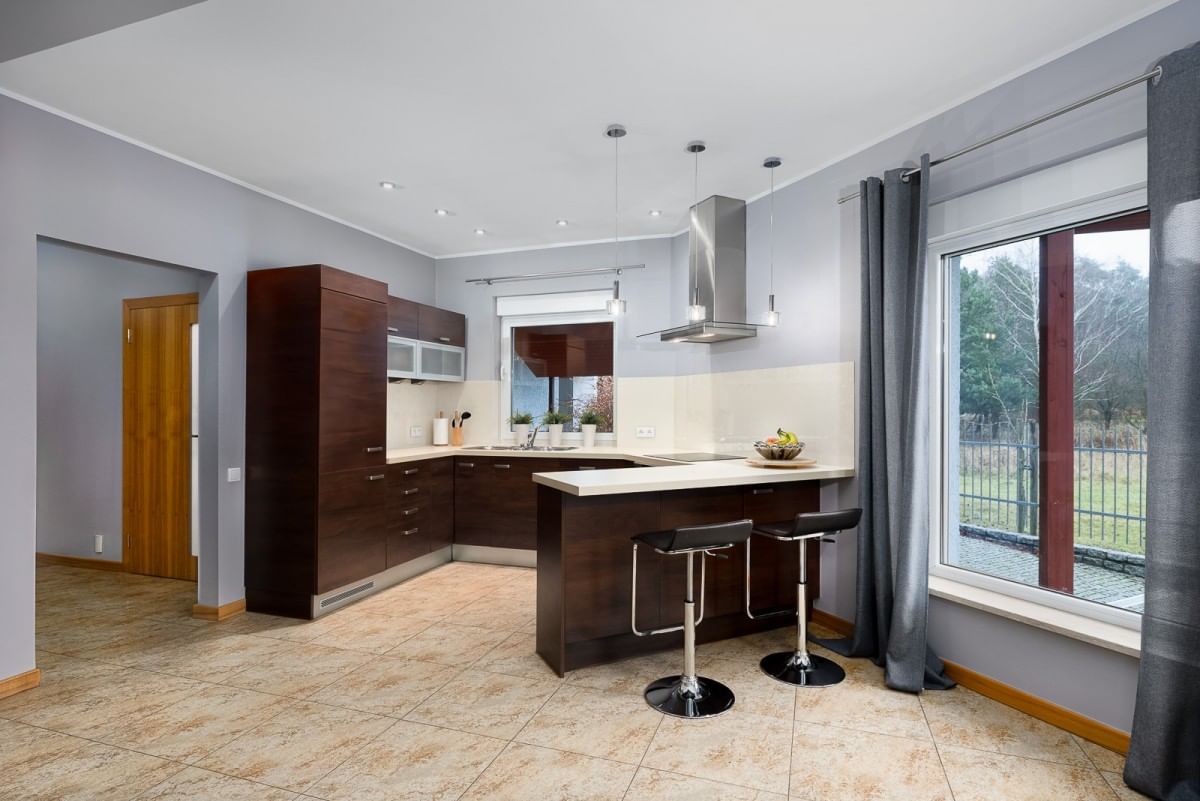 Dom 7 pokojowe na Sprzedaż