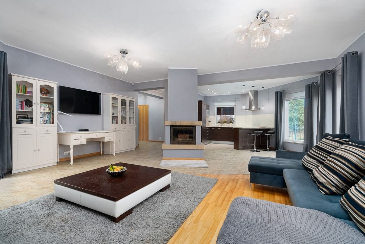 Dom 7 pokojowe na Sprzedaż