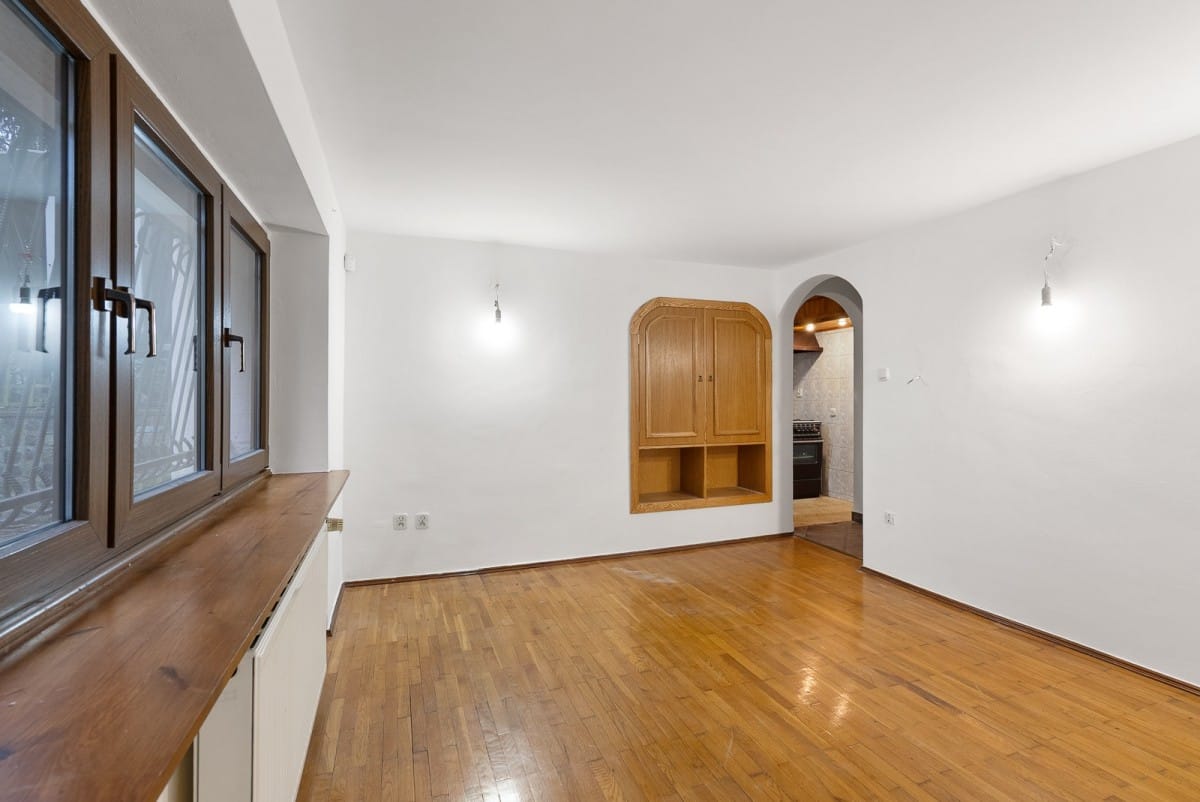 Dom  pokojowe na Sprzedaż