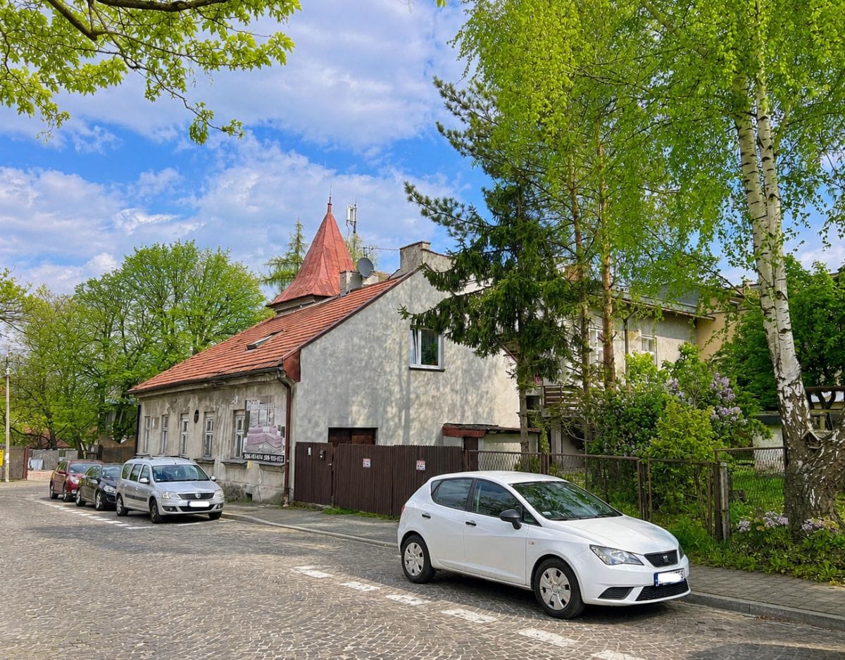 Dom 13 pokojowe na Sprzedaż