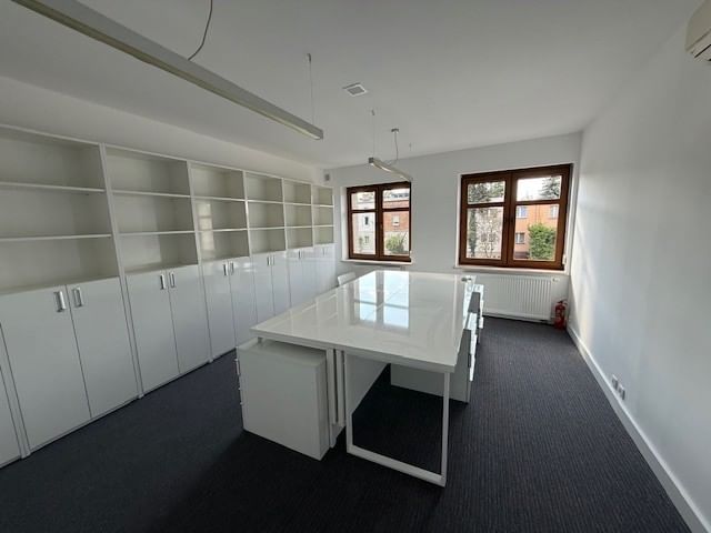 Lokal użytkowy  pokojowe na Wynajem