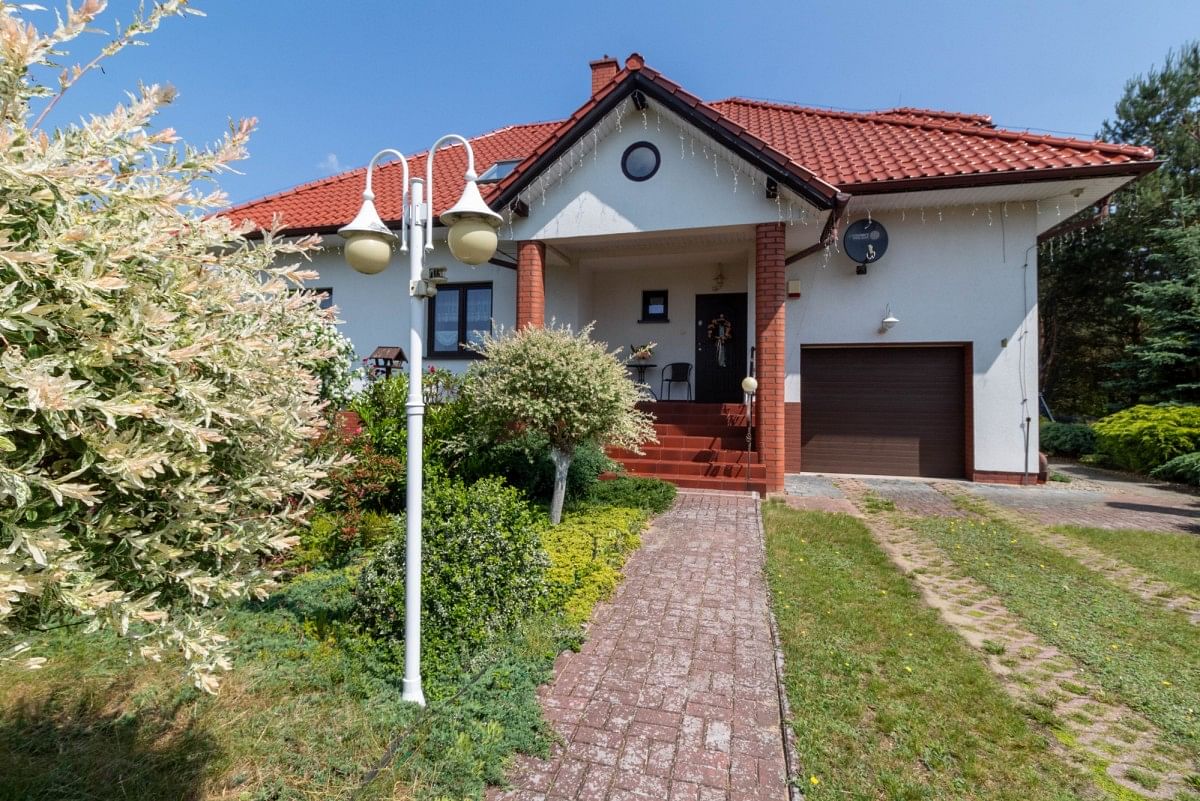 Dom 4 pokojowe na Sprzedaż