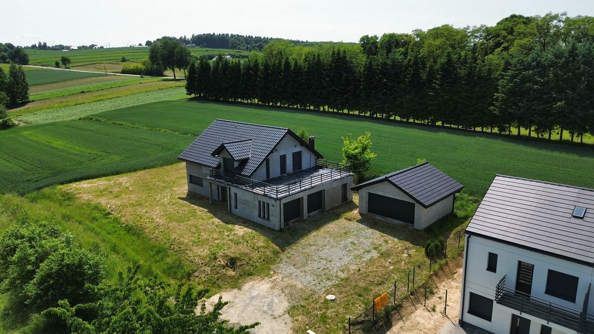 Dom 5 pokojowe na Sprzedaż