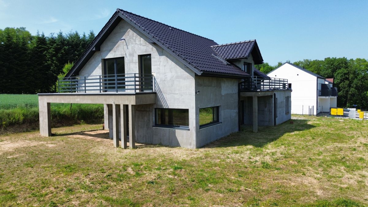 Dom 5 pokojowe na Sprzedaż