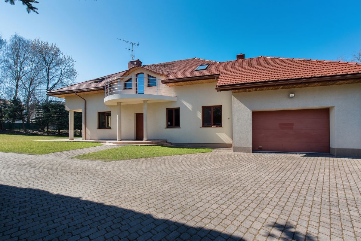 Dom 5 pokojowe na Sprzedaż