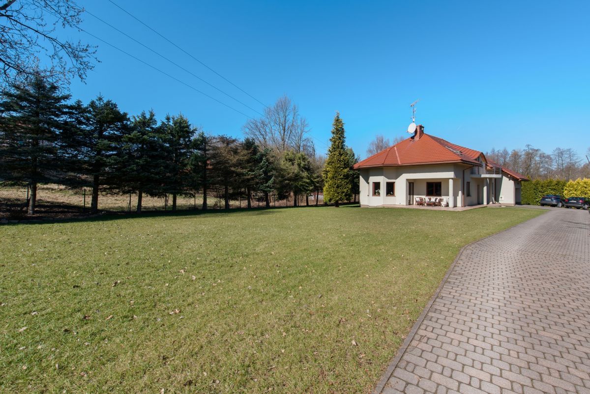 Dom 5 pokojowe na Sprzedaż