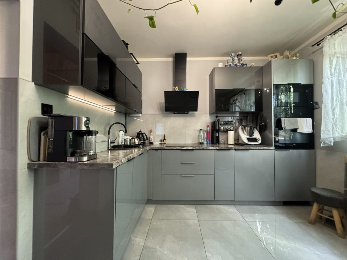 Dom 6 pokojowe na Sprzedaż