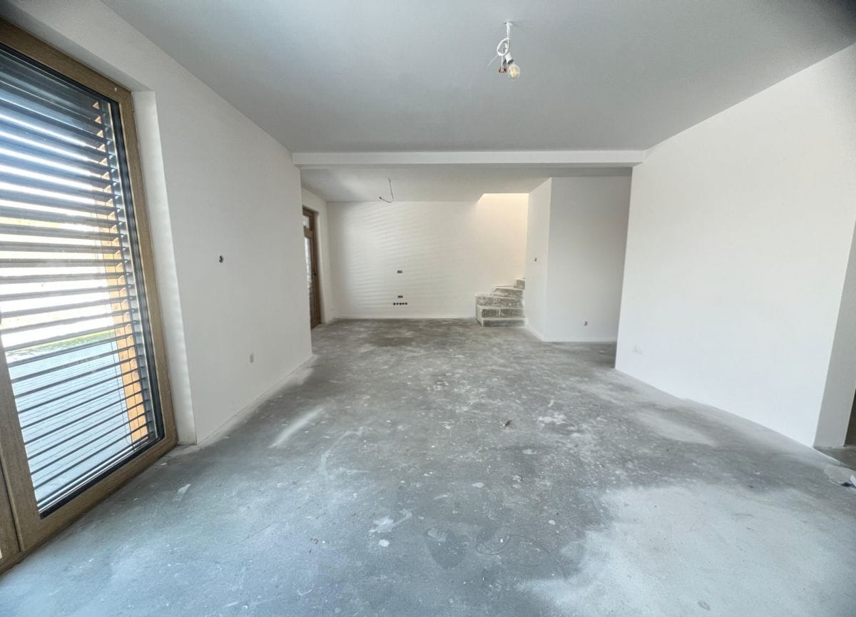 Dom 4 pokojowe na Sprzedaż