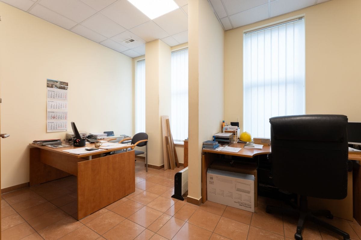 Lokal użytkowy  pokojowe na Sprzedaż