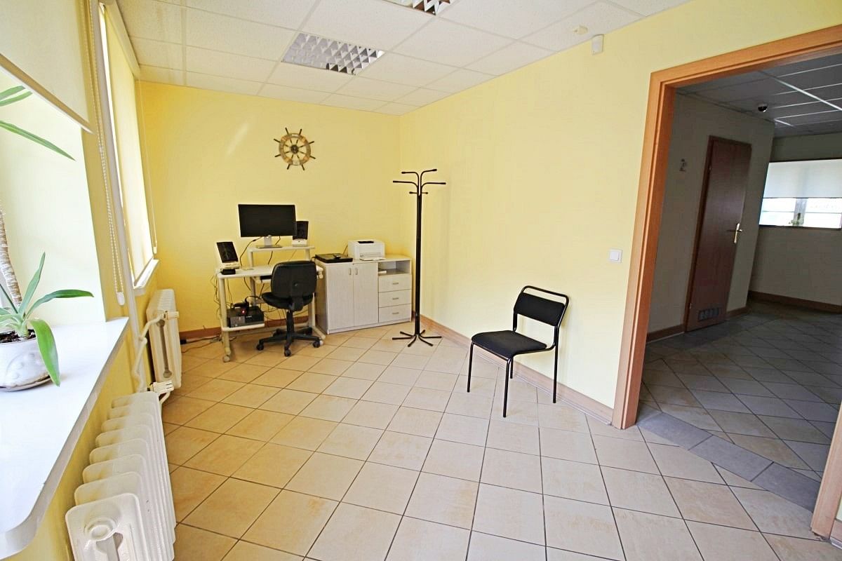 Lokal użytkowy  pokojowe na Sprzedaż