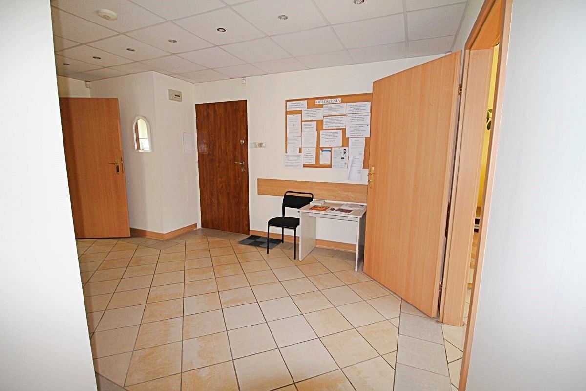 Lokal użytkowy  pokojowe na Sprzedaż