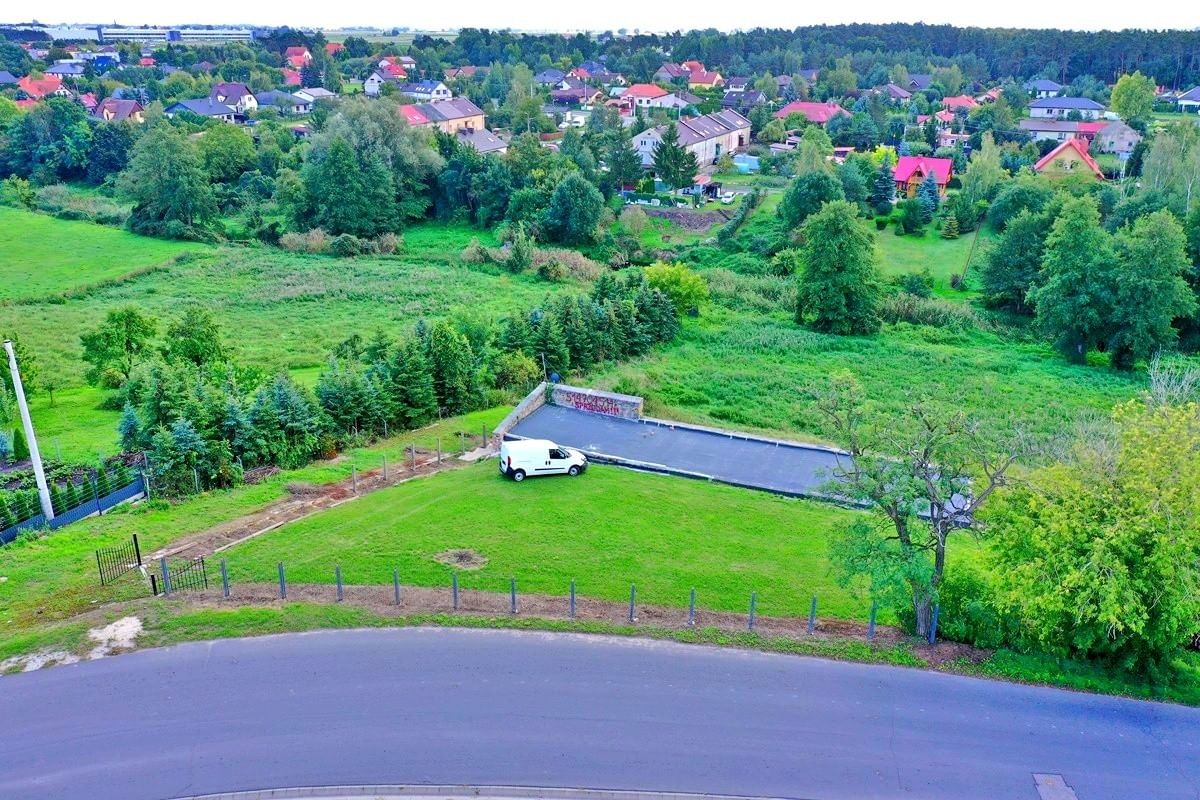 Działka  pokojowe na Sprzedaż