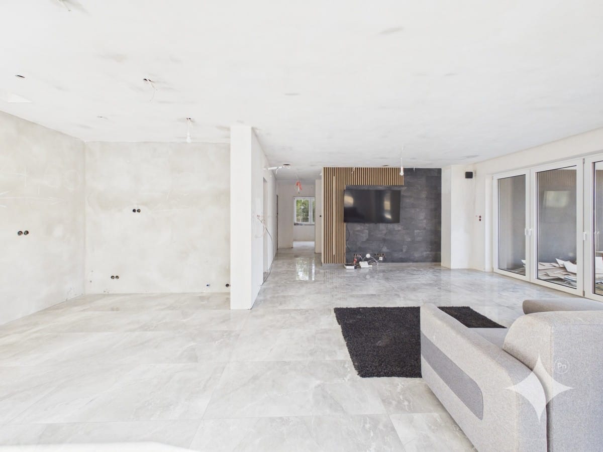 Dom 5 pokojowe na Sprzedaż