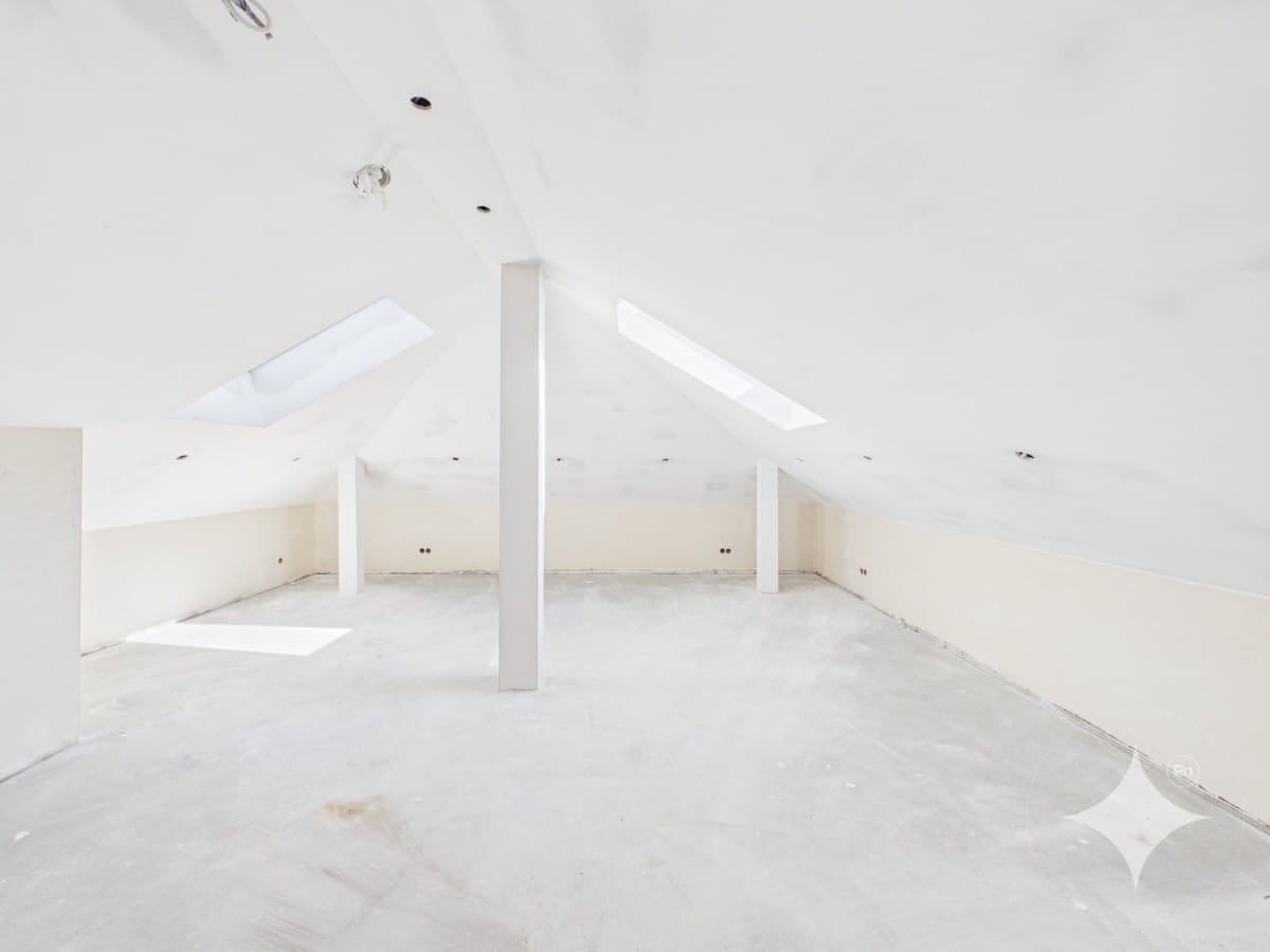 Dom 5 pokojowe na Sprzedaż