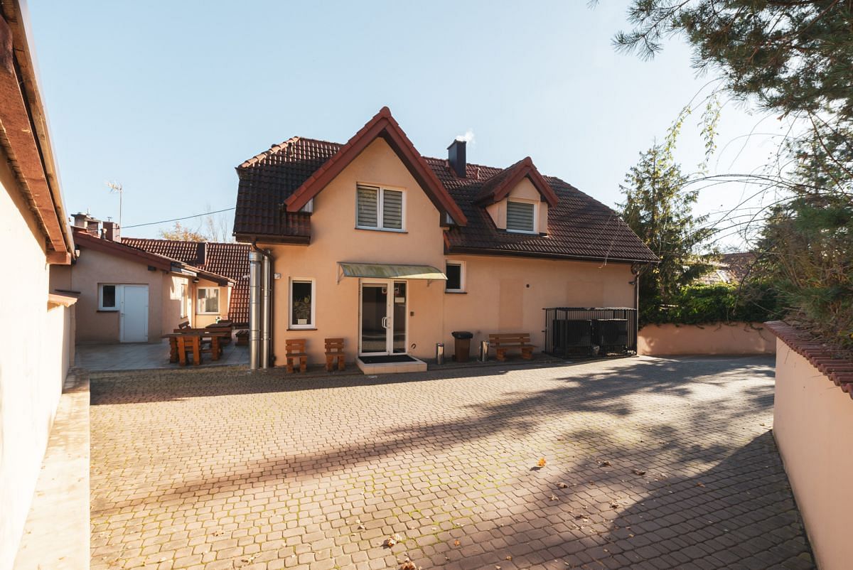 Lokal użytkowy  pokojowe na Sprzedaż