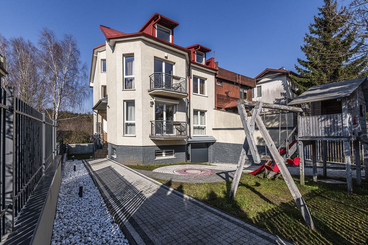 Dom 5 pokojowe na Sprzedaż
