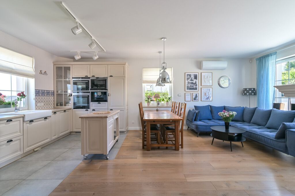 Dom 4 pokojowe na Sprzedaż