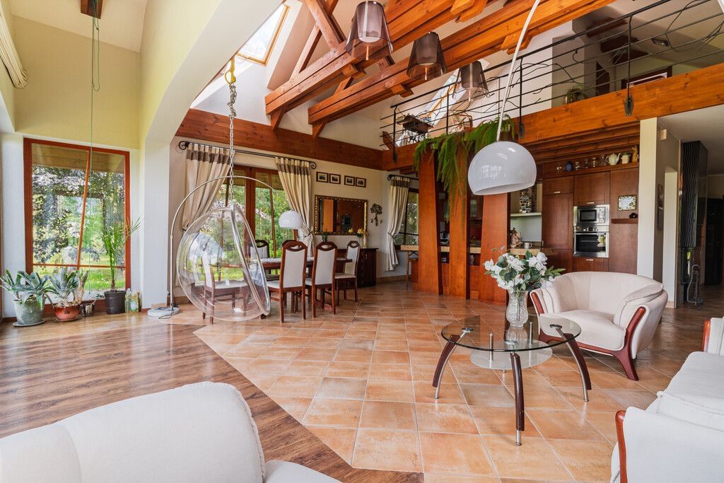 Dom 6 pokojowe na Sprzedaż