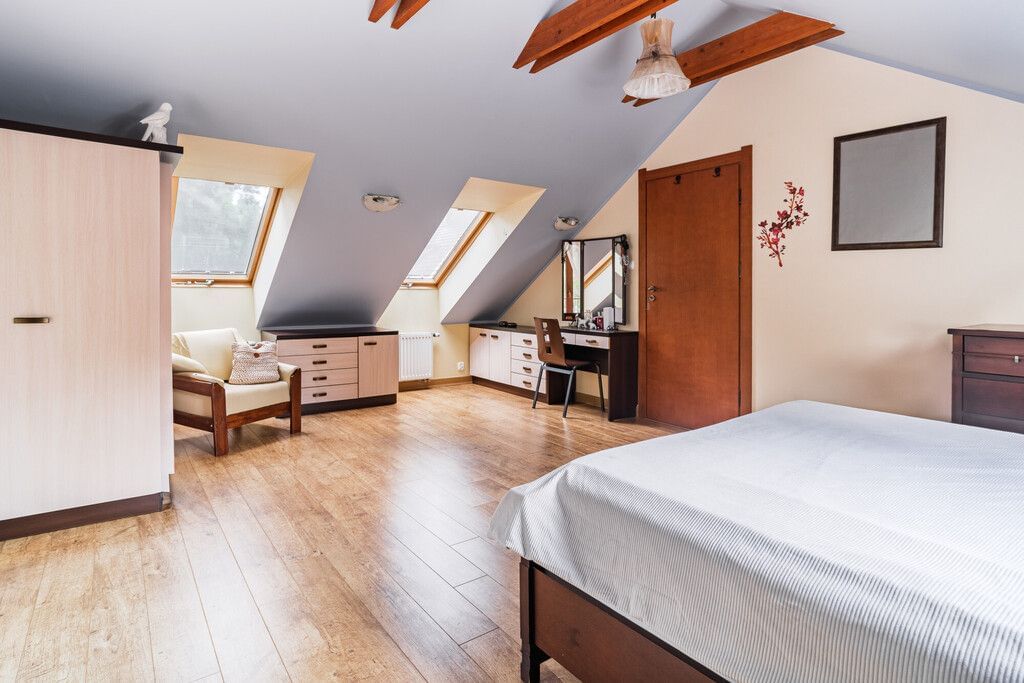 Dom 6 pokojowe na Sprzedaż