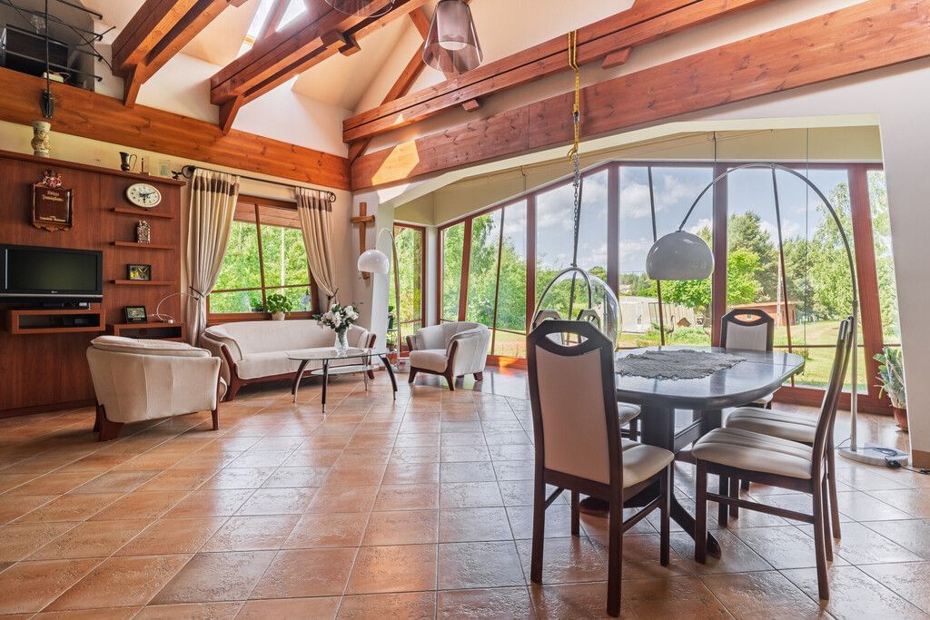 Dom 6 pokojowe na Sprzedaż