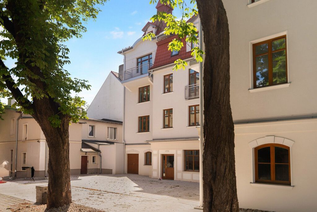 Lokal użytkowy  pokojowe na Sprzedaż