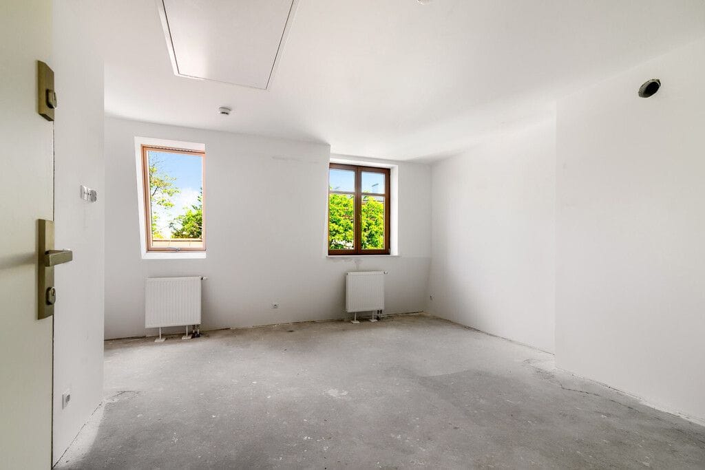 Lokal użytkowy  pokojowe na Sprzedaż