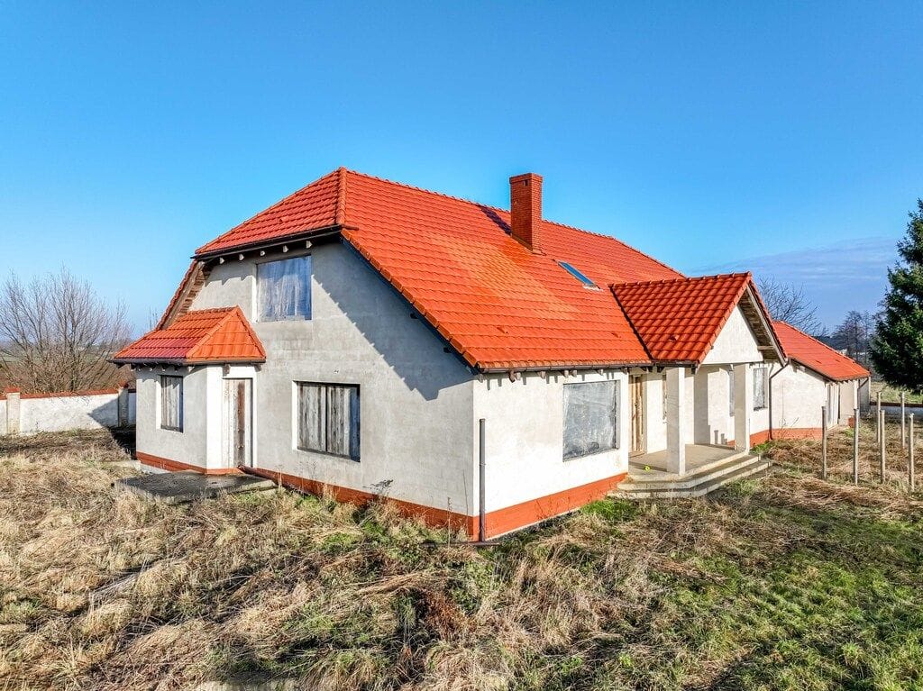 Dom 8 pokojowe na Sprzedaż