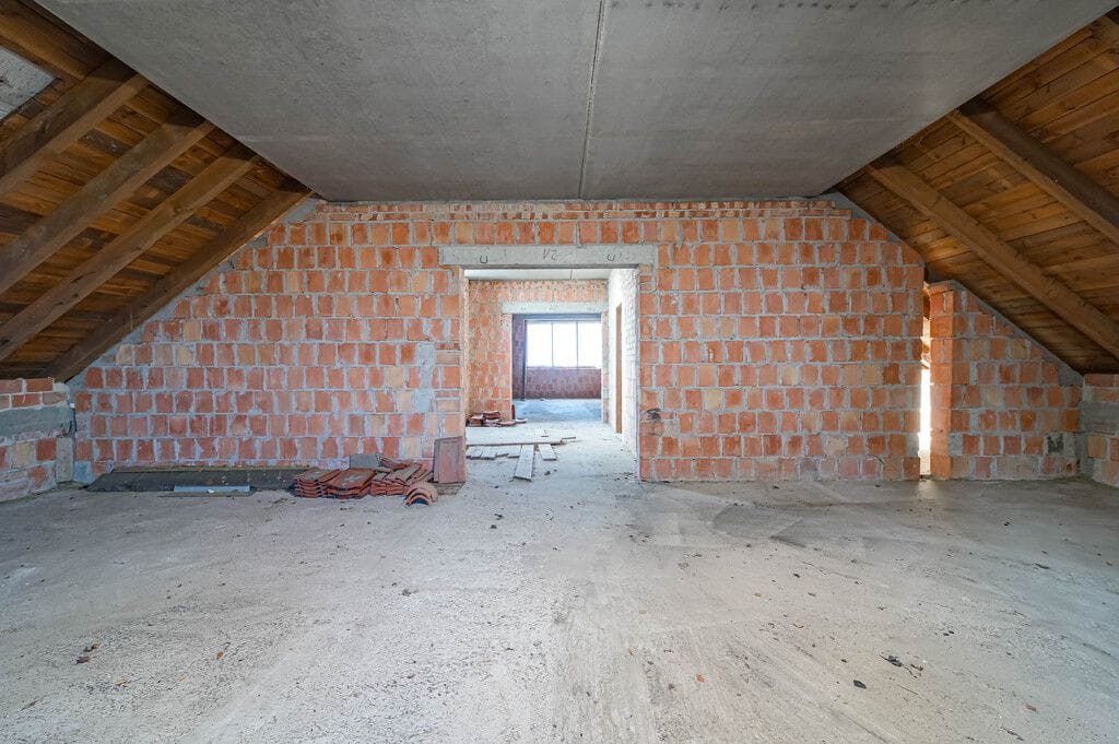 Dom 8 pokojowe na Sprzedaż