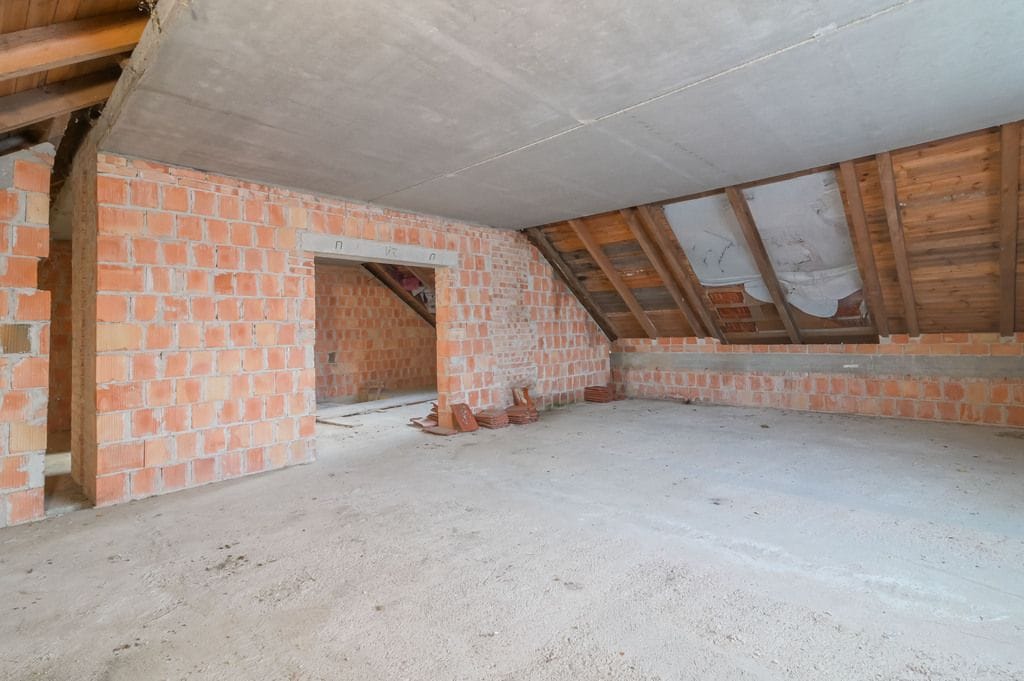 Dom 8 pokojowe na Sprzedaż