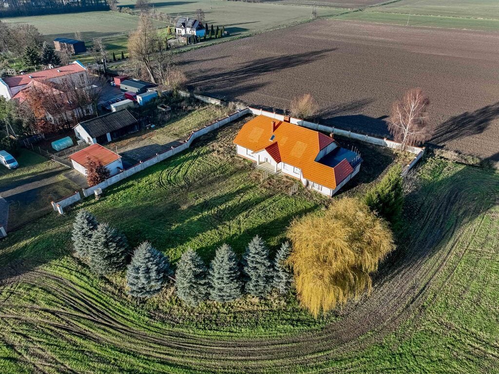 Dom 8 pokojowe na Sprzedaż